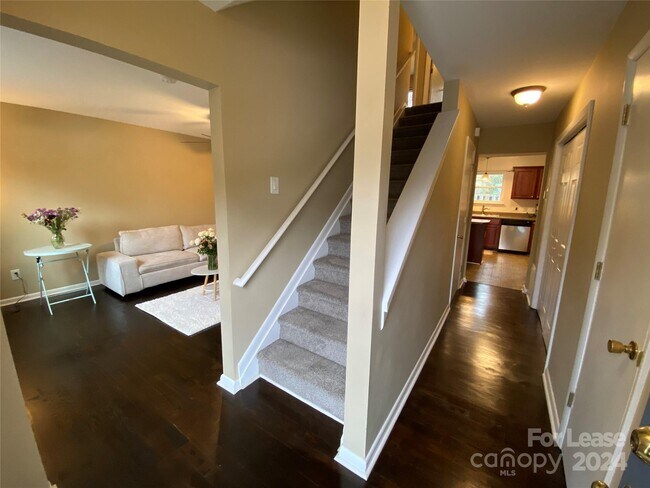 Foto del edificio - 3132 Heathstead Place