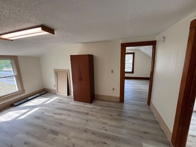 Foto del edificio - 651 W Davenport St
