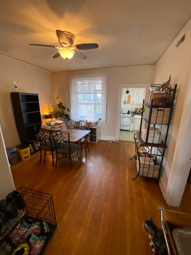 Building Photo - 3333 W Grace St