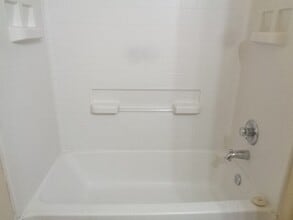 Building Photo - 7925 Silver Oak Dr