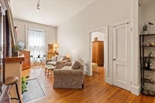 Foto del edificio - 166 Beacon St