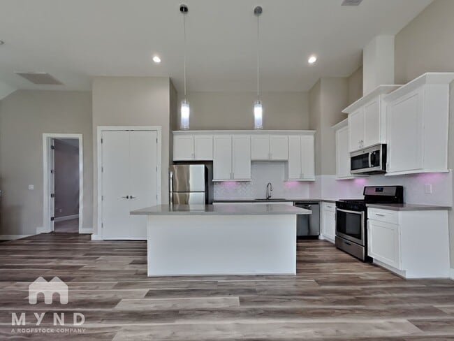 Foto del edificio - 5902 Gardendale Dr