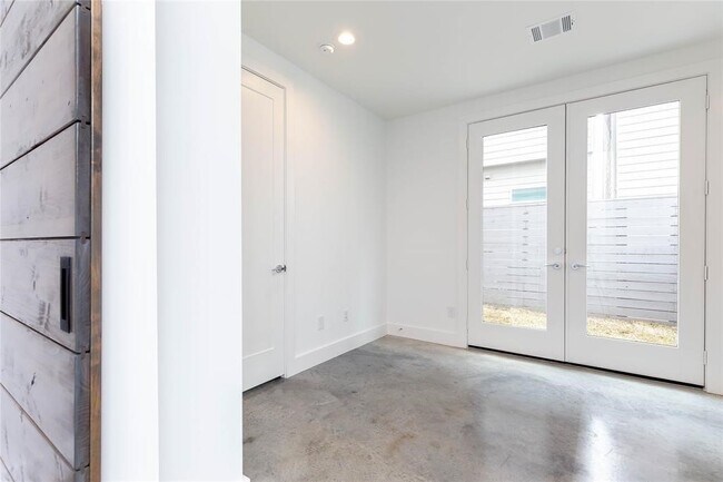 Foto del edificio - 5868 E Post Oak Ln