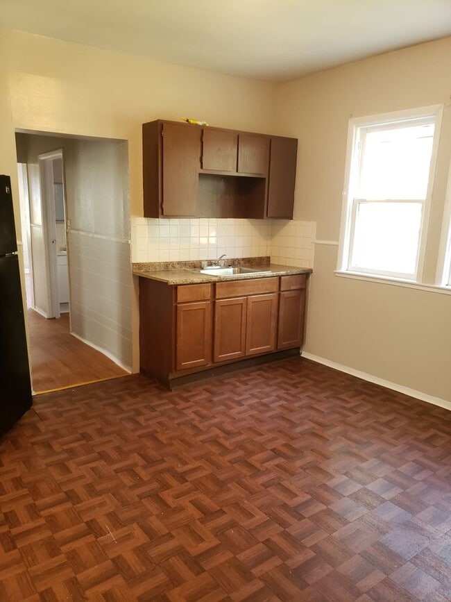 Building Photo - 154 Chenango St