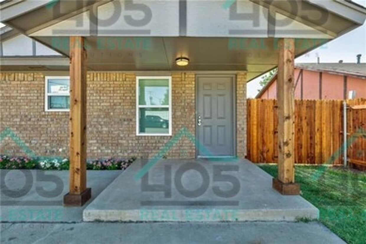 Primary Photo - 4508 S Robinson Ave