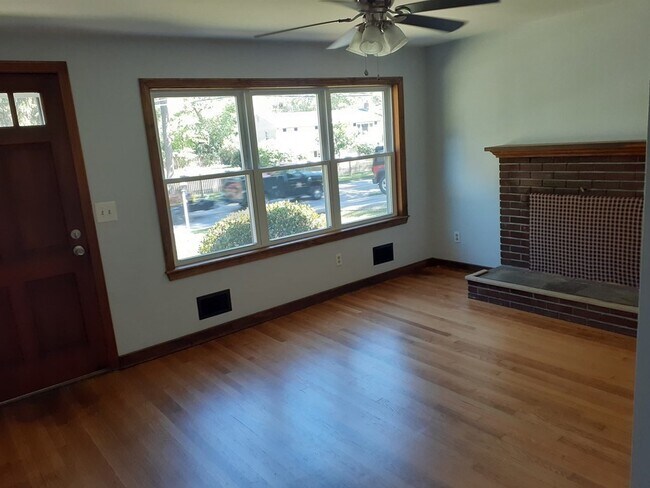 Building Photo - 48 Paine Rd