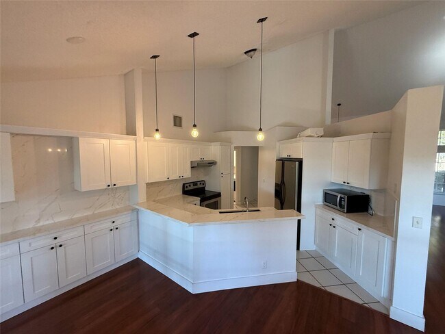 Building Photo - 2633 Bogota Ave