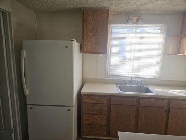 Building Photo - 1852 Beechmont St