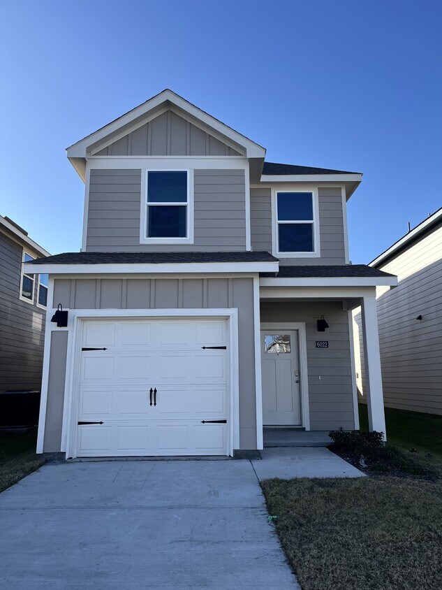 Foto del edificio - 6022 Primrose Rd