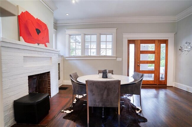 Foto del edificio - 996 Blue Ridge Ave NE
