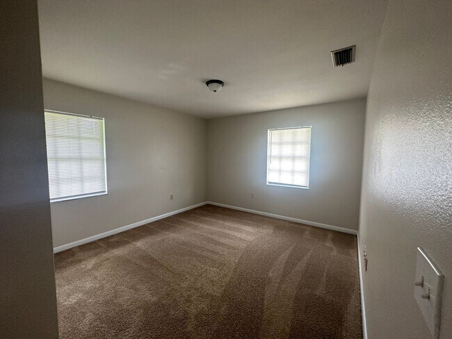 Building Photo - 3 br, 2 bath House - 1511 Morning Dove Loop
