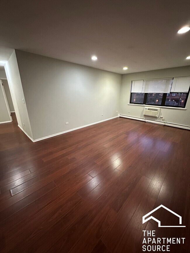 Building Photo - 696 Elm Pl