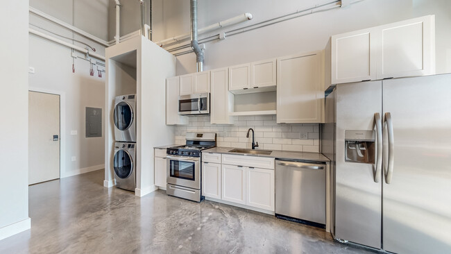 Industrial Flat Studio - Residence at Discovery Square