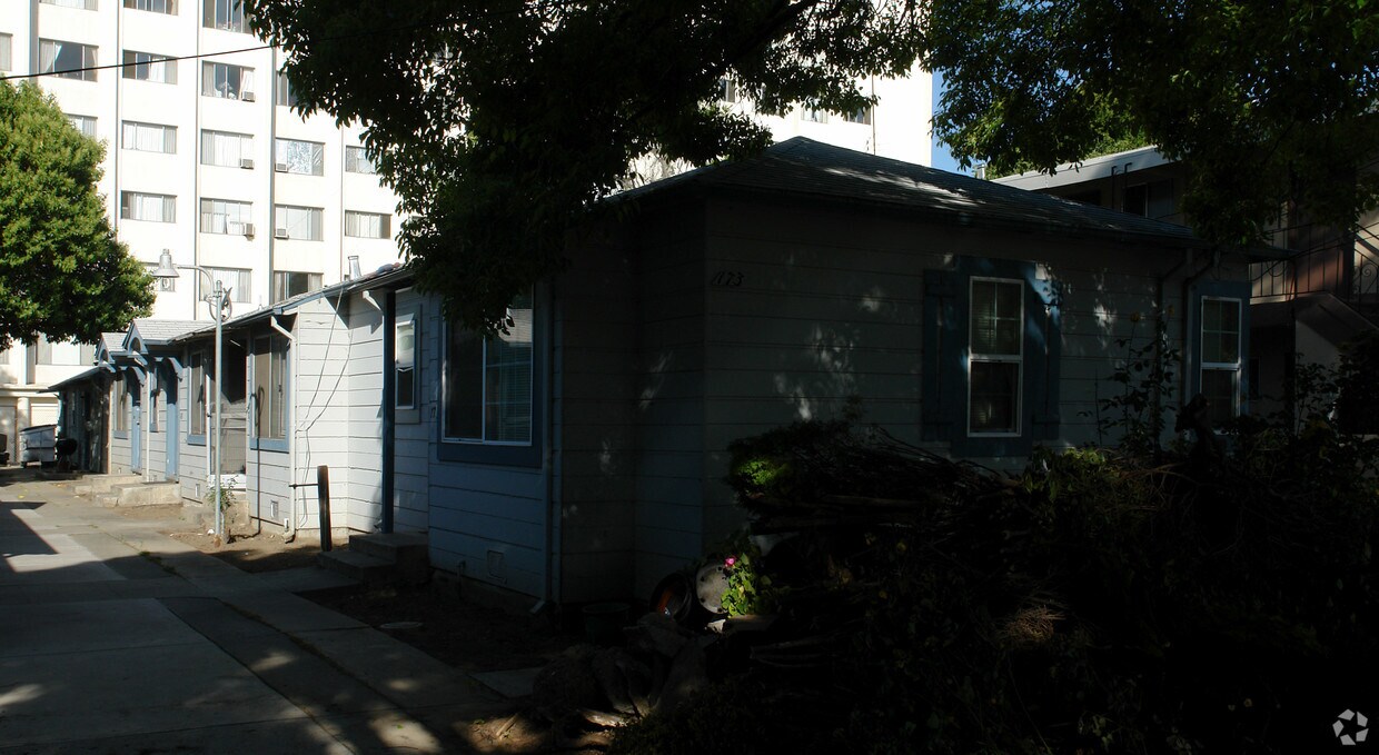 Building Photo - 163-173 N 5th St