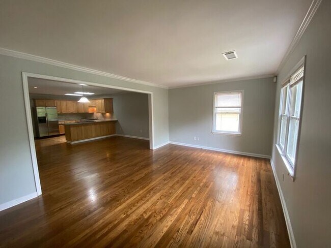 Foto del edificio - 1276 Woodland Ave SE
