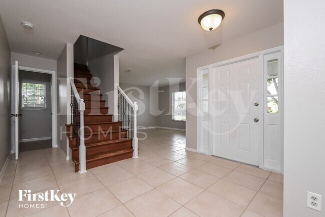 Building Photo - 15 SE 12th Ave