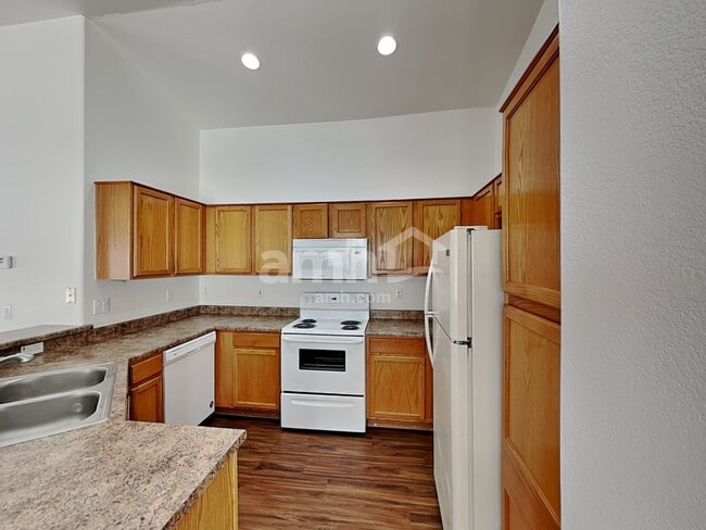 Building Photo - 2037 N 107th Dr