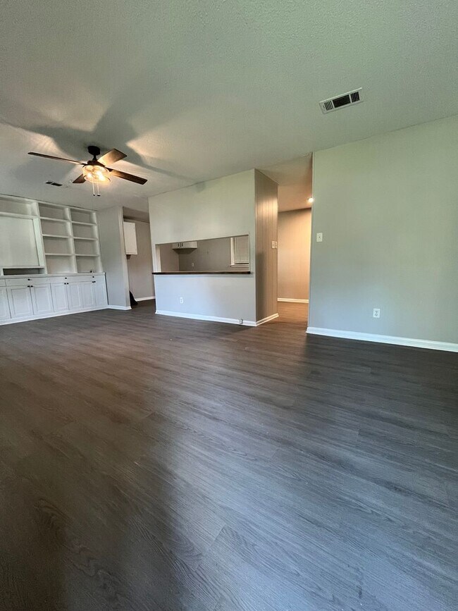 Foto del edificio - 203 Lynn Ln