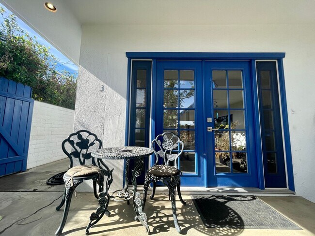 Building Photo - COMING SOON! 1 Bedroom 1 Bathroom Apartment in Palm Springs!