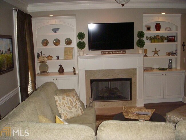 Foto del edificio - 4309 Village Green Dr