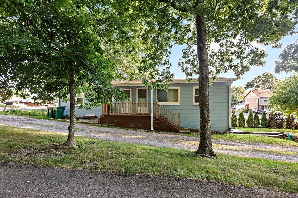 Primary Photo - 144 Eagle Point Rd