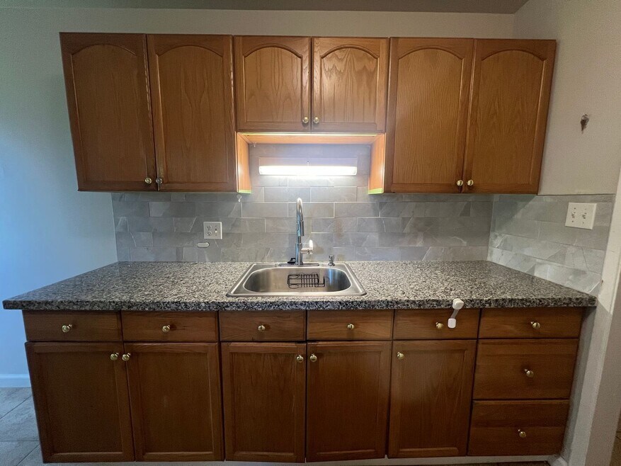 1137 Oakmont Dr