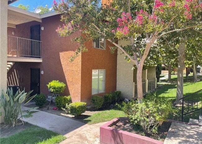 Spacious 2 Bed / 2 Bath Condo in San Berna... - Spacious 2 Bed / 2 Bath Condo in San Berna...