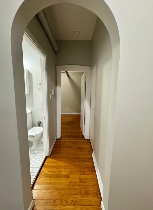Foto del edificio - 4821 N Kimball Ave