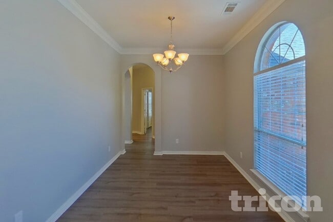 Building Photo - 7814 Longbow Ln