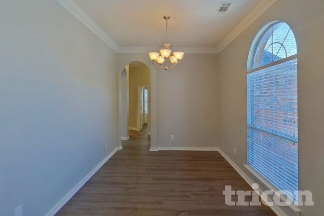 Foto del edificio - 7814 Longbow Ln