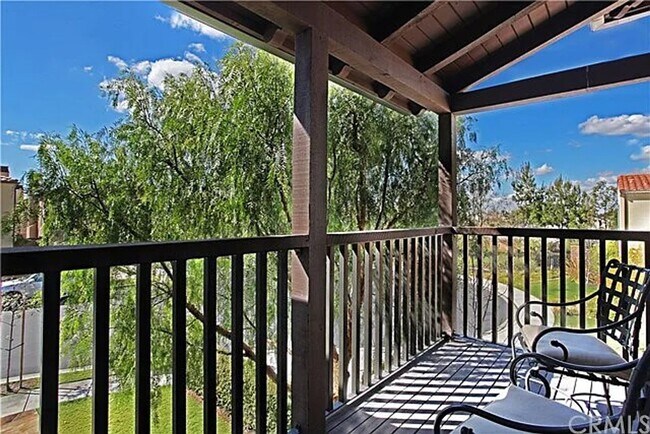 Foto del edificio - UPCOMING 4 BEDROOM 3 BATH NORTHWOOD ESTATE...