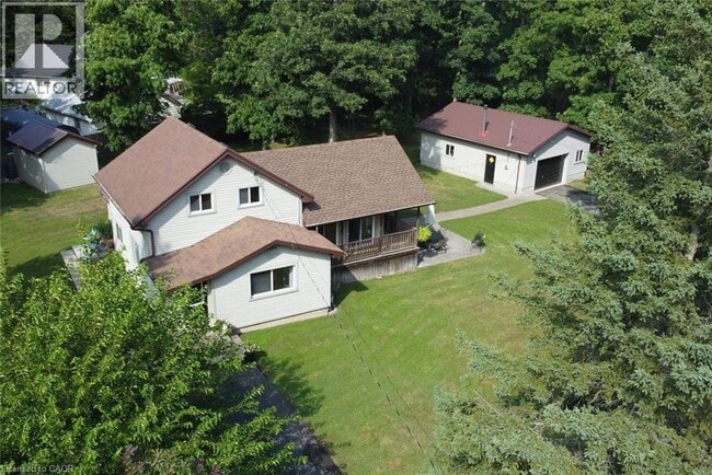 Building Photo - 3222 Peach Ave