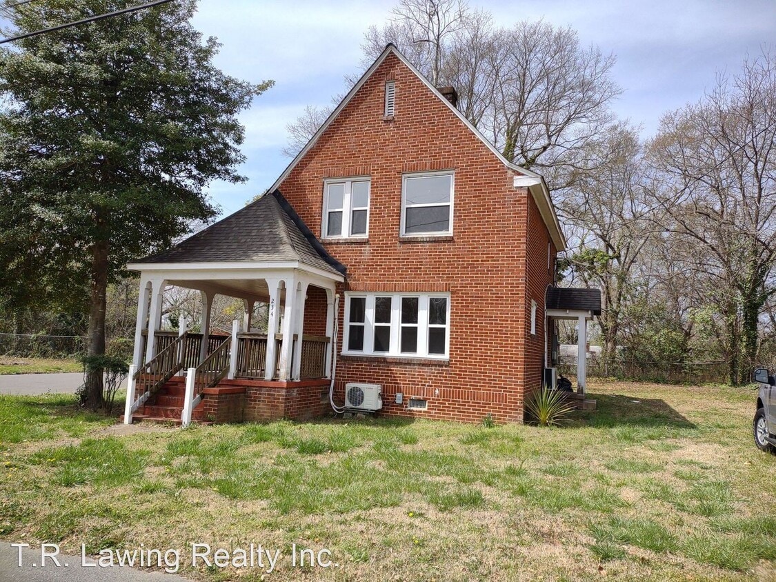 Primary Photo - 2 br, 1.5 bath House - 234 Chestnut Street