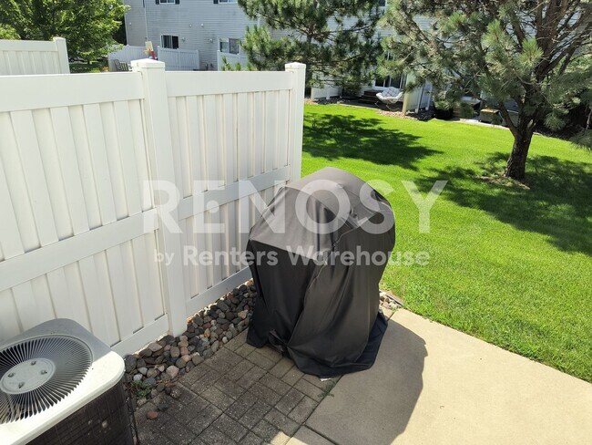 Foto del edificio - 7290-7147 147 Ln NW