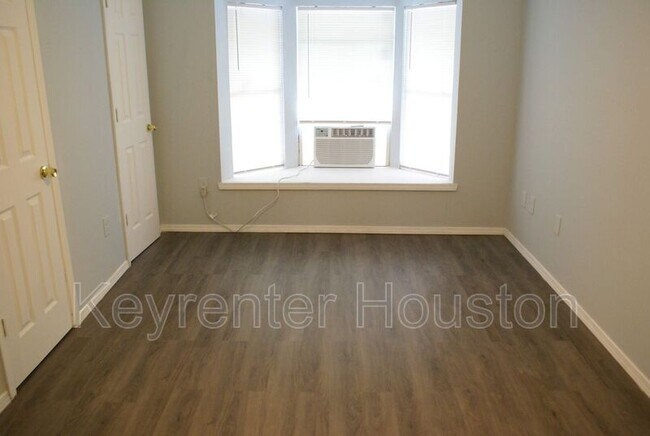Foto del edificio - 2511 Rosalie St