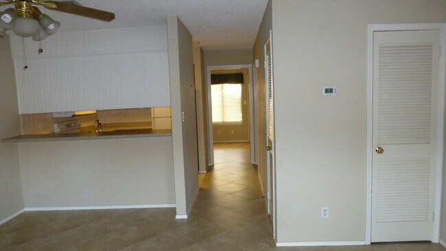 Building Photo - Adorable 1Bed/1Bath Condo Minutes from the...