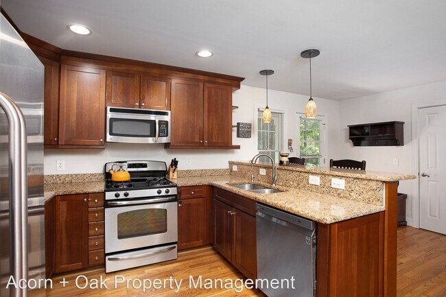 Building Photo - 3 br, 2 bath House - 107 Channing Lane
