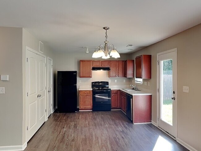 Building Photo - Stylish 4-Bedroom Home in Prime Coulwood L...