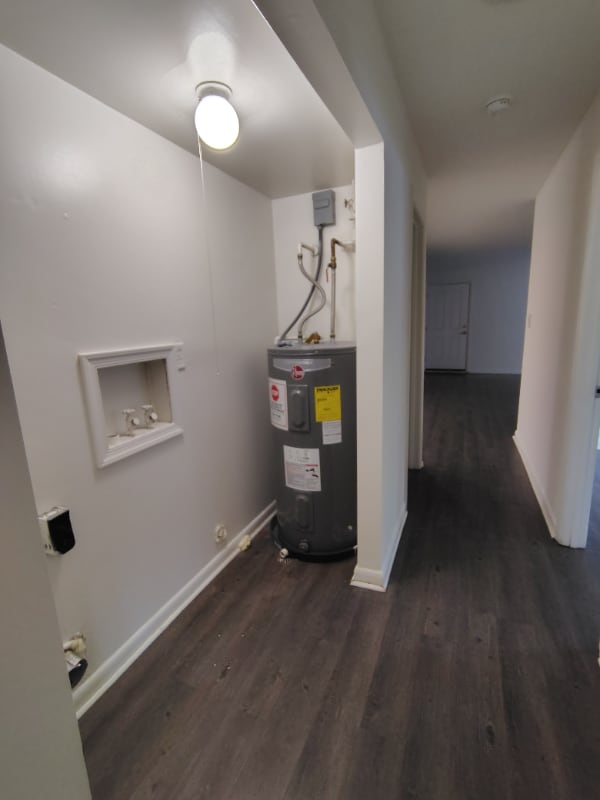 Building Photo - 600 Reusens Rd