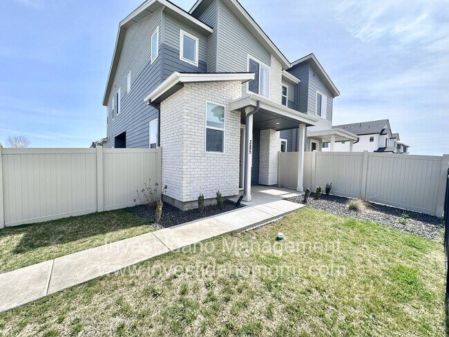 Foto del edificio - Luxury Gated Townhome in Star – Available Soon!