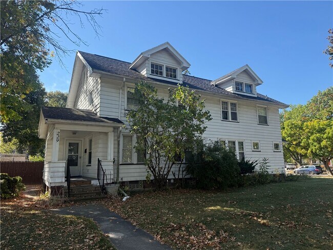 Foto del edificio - 229 Inglewood Dr