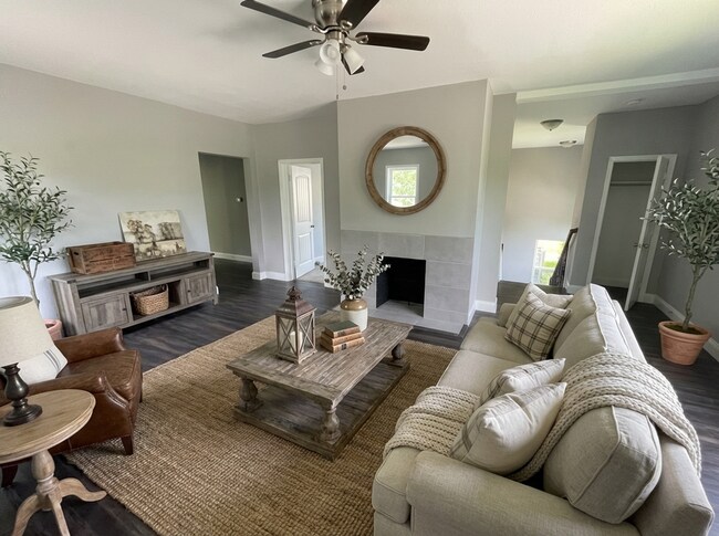 Foto del edificio - 1000 W Gandy St