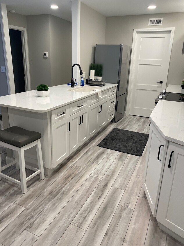 490 Lakeview Dr Unit 102, Wilder, KY 41071 Condo for Rent in Wilder