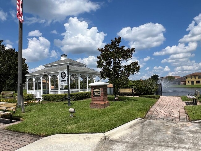 Building Photo - 10073 Silver Laurel Way