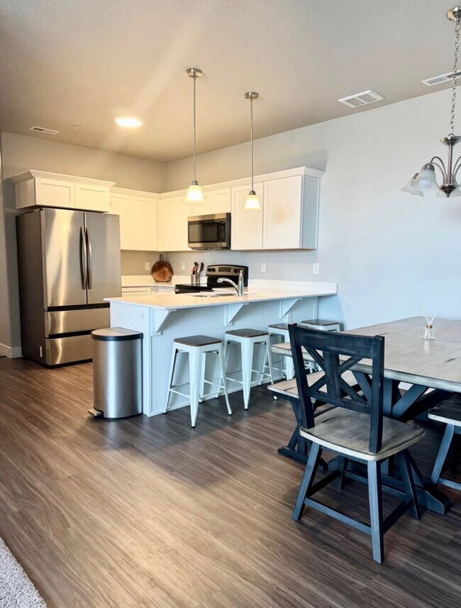 Foto del edificio - 881 N Coulsen Dr
