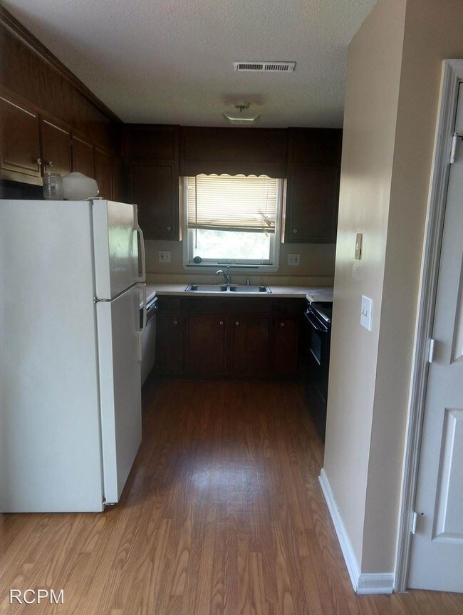 Foto del edificio - 1507 Medland Rd NW