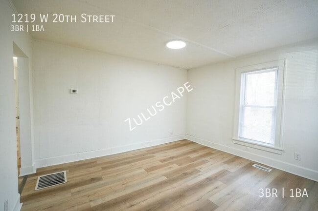 Building Photo - 1219 W 20th St