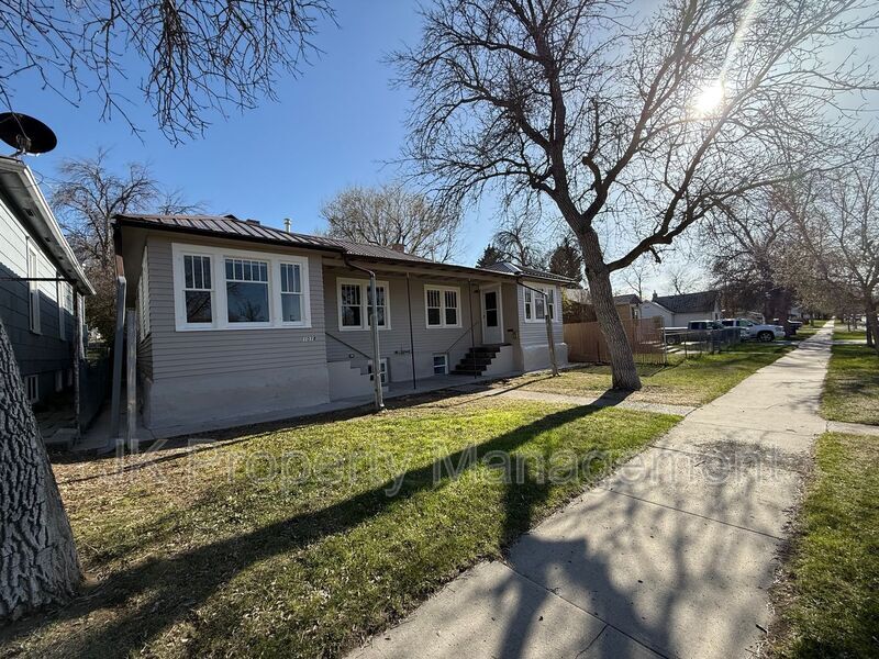 Primary Photo - 1016 8th Ave S