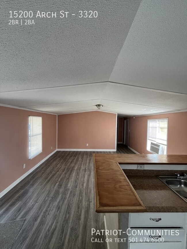 Building Photo - 15200 Arch St Pike