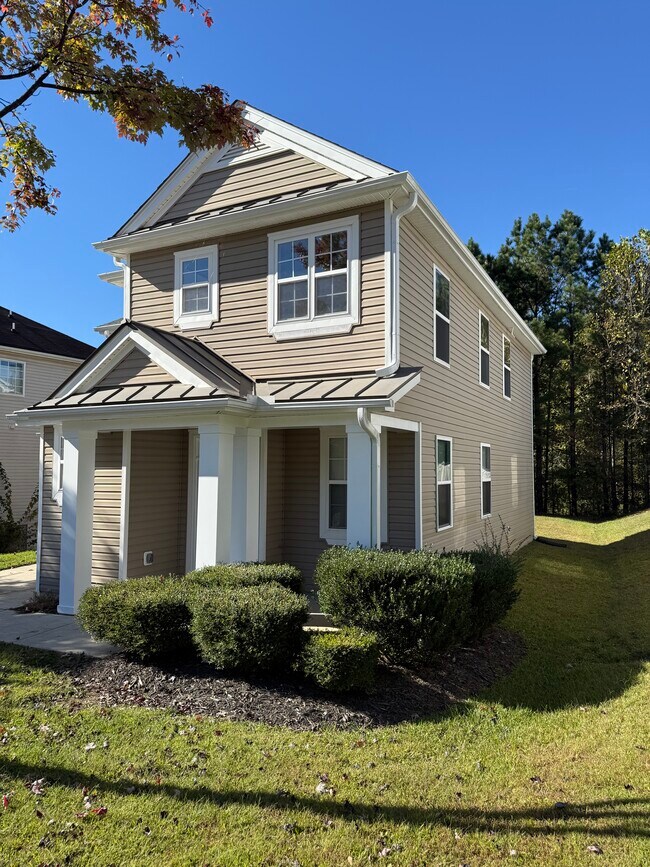 Foto del edificio - 721 Pebblestone Dr